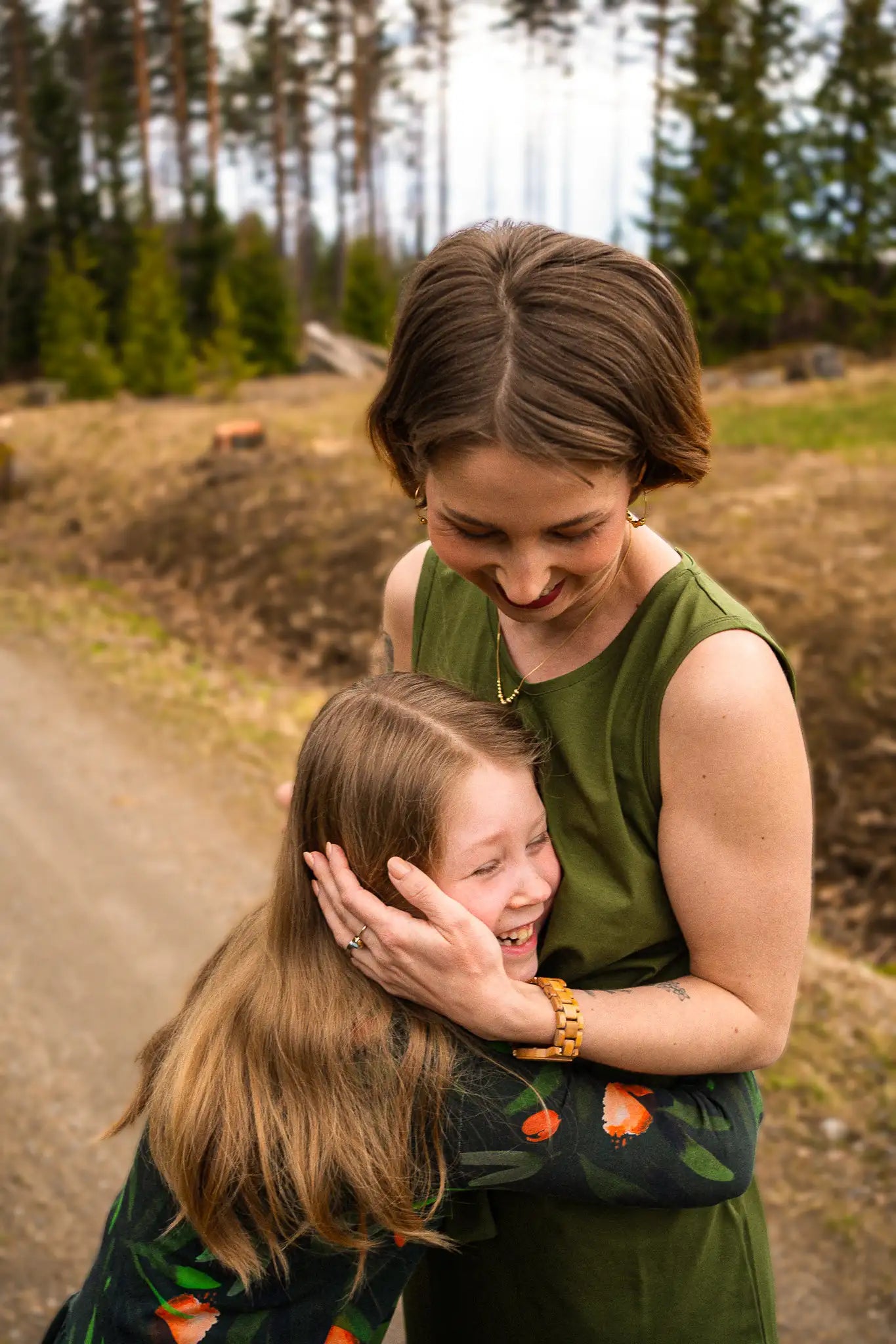 Viesti | Äiti korvakoru kulta